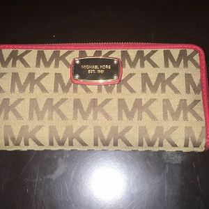 Michael Kors Signature Wallet